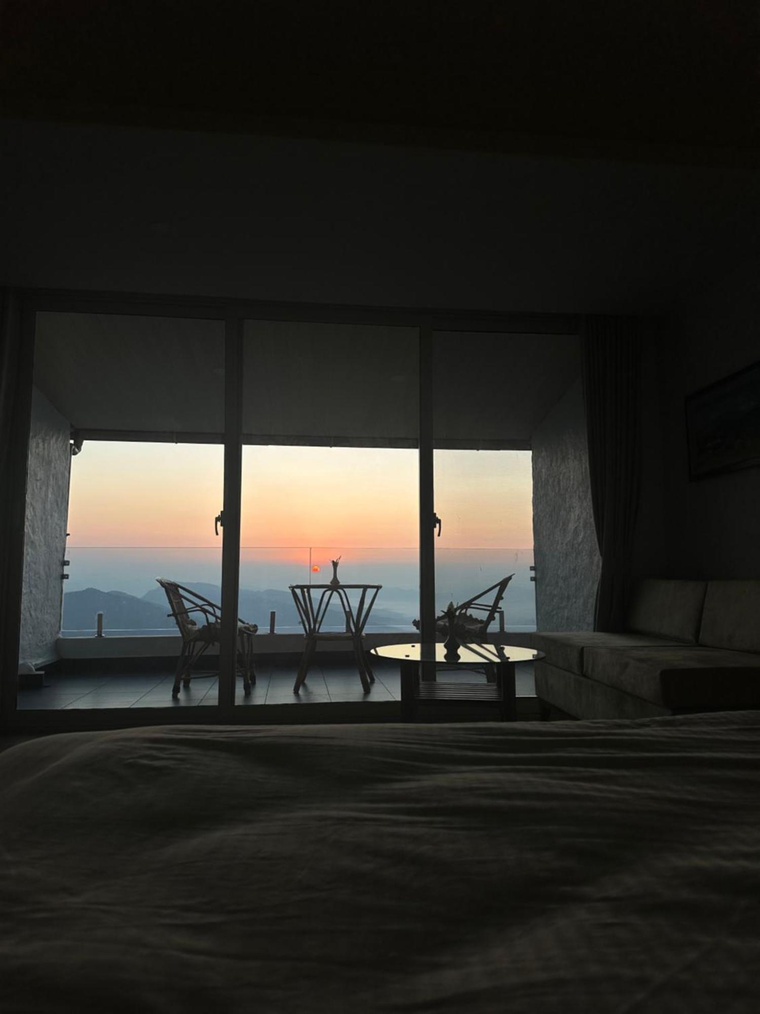 פוקהרה Superview Lodge, Best Himalayan Sunrise In Sarangkot מראה חיצוני תמונה