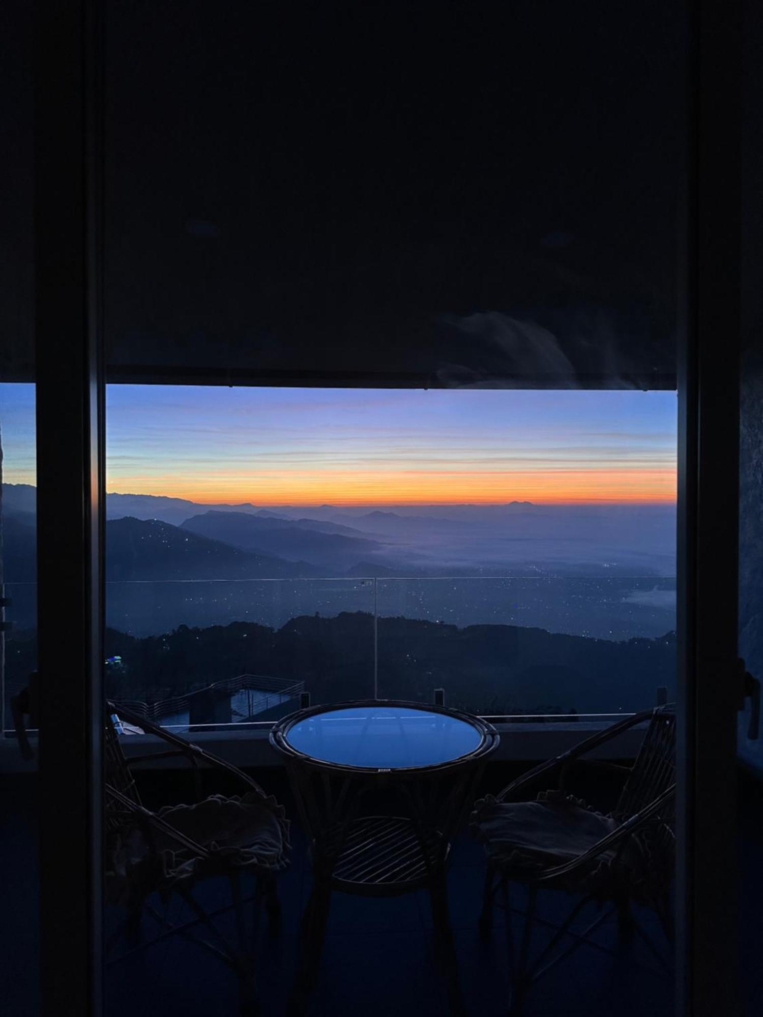 פוקהרה Superview Lodge, Best Himalayan Sunrise In Sarangkot מראה חיצוני תמונה