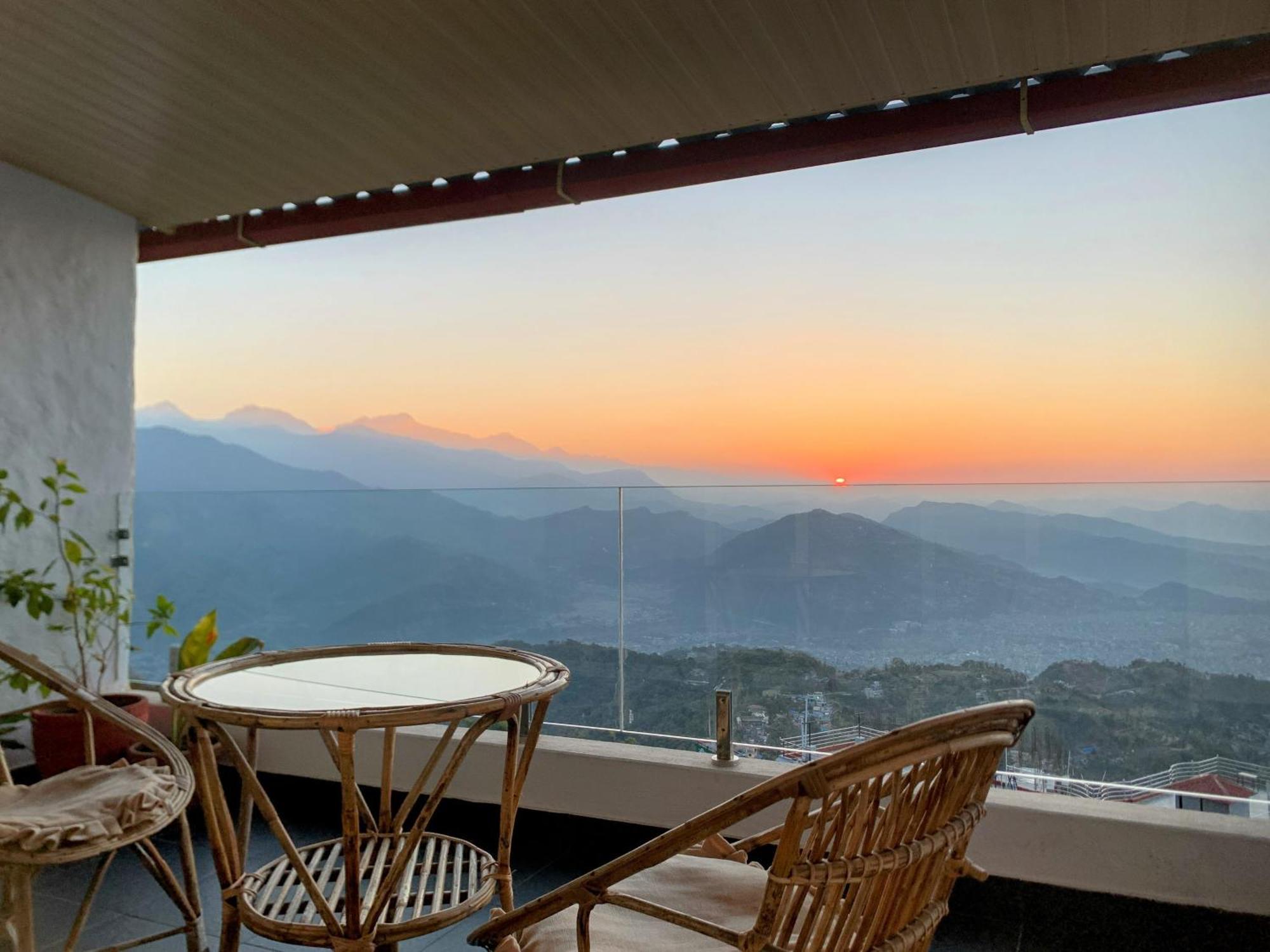 פוקהרה Superview Lodge, Best Himalayan Sunrise In Sarangkot מראה חיצוני תמונה