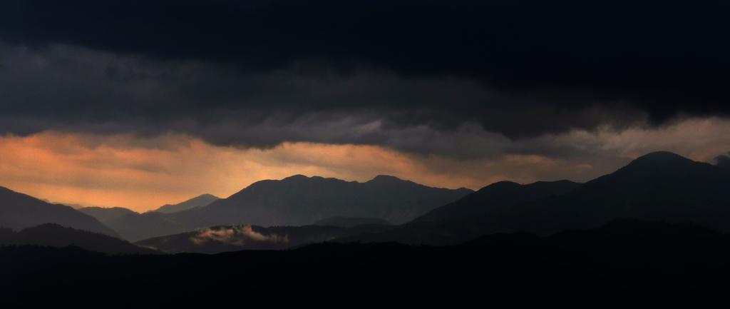 פוקהרה Superview Lodge, Best Himalayan Sunrise In Sarangkot מראה חיצוני תמונה