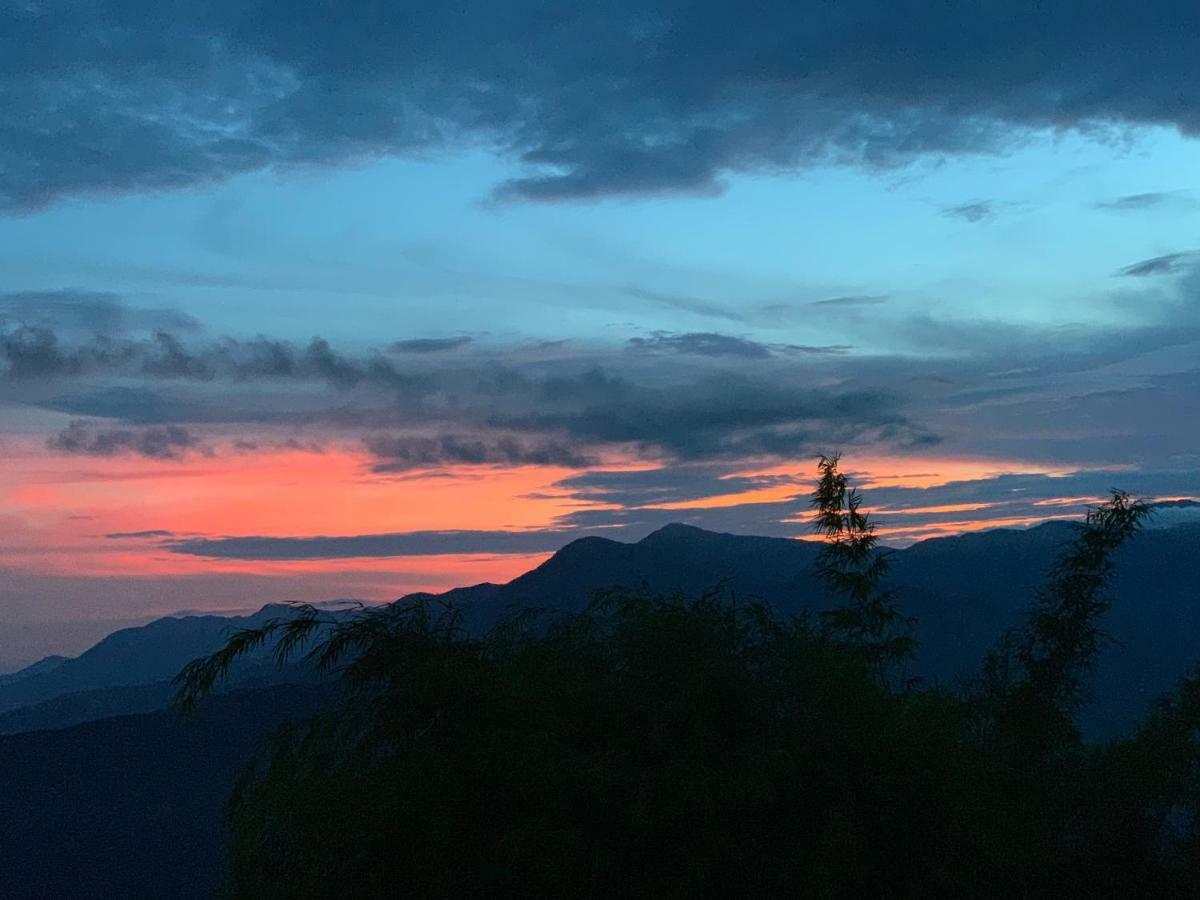 פוקהרה Superview Lodge, Best Himalayan Sunrise In Sarangkot מראה חיצוני תמונה
